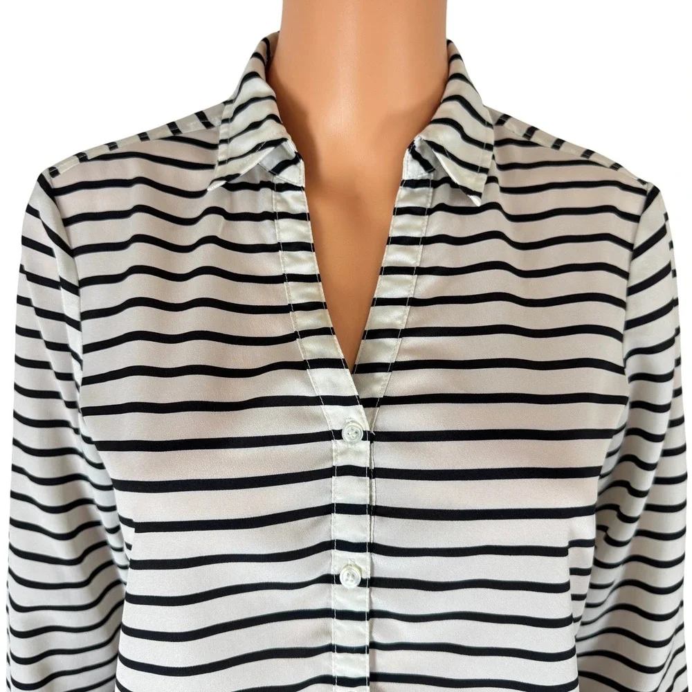 The Limited Womens Size S Striped V-Neck Button Front Blouse Size S LongSlv - Picture 2 of 8